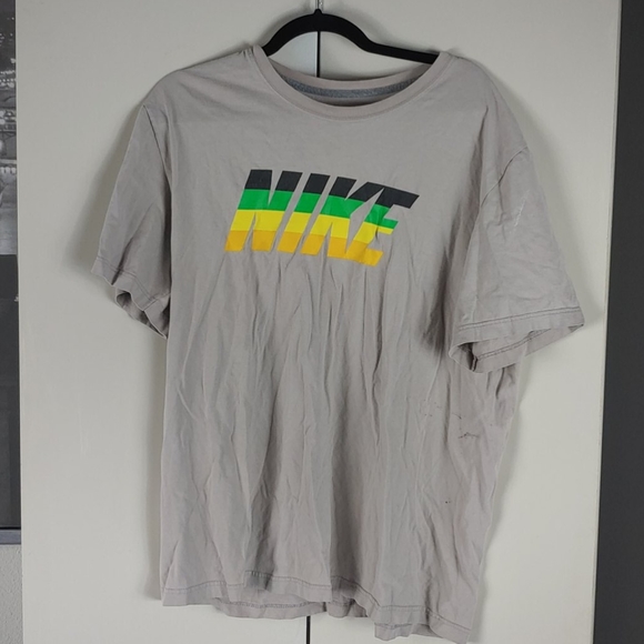 Nike Other - Nike graphic tee